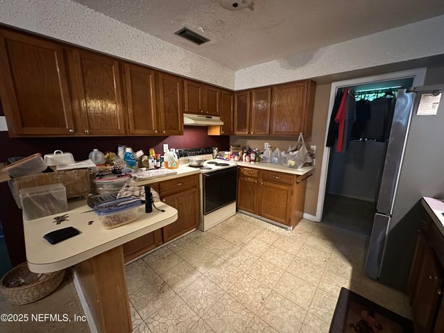 8657 PINE PARK Drive, Jacksonville, FL 32219