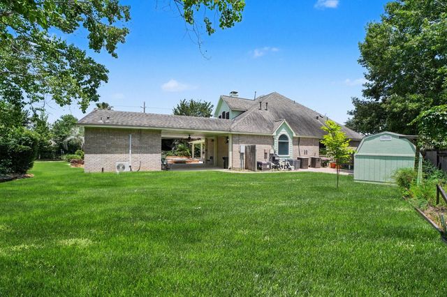 17303 Village Breeze Drive, Tomball, TX 77377