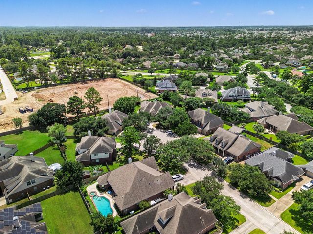 17303 Village Breeze Drive, Tomball, TX 77377