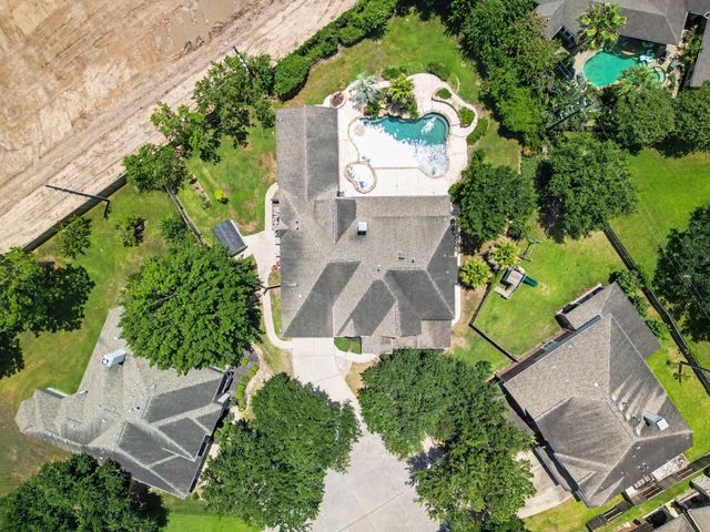 17303 Village Breeze Drive, Tomball, TX 77377