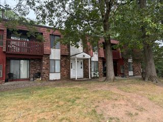 25 Woodsedge Drive APT 6A, Newington, CT 06111