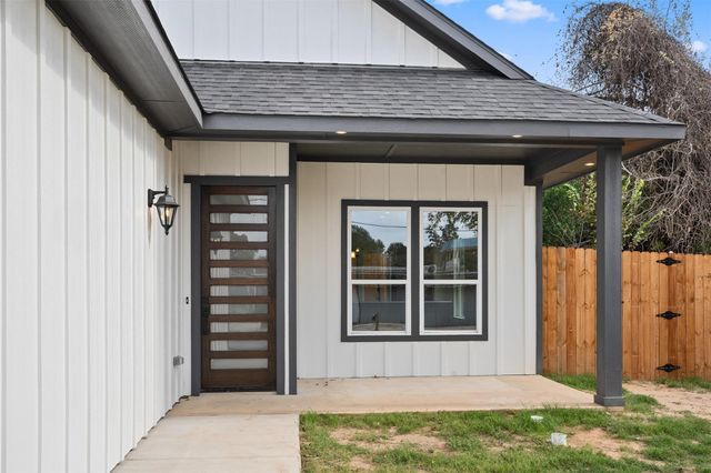 802.5 N Needmore Street, Athens, TX 75751