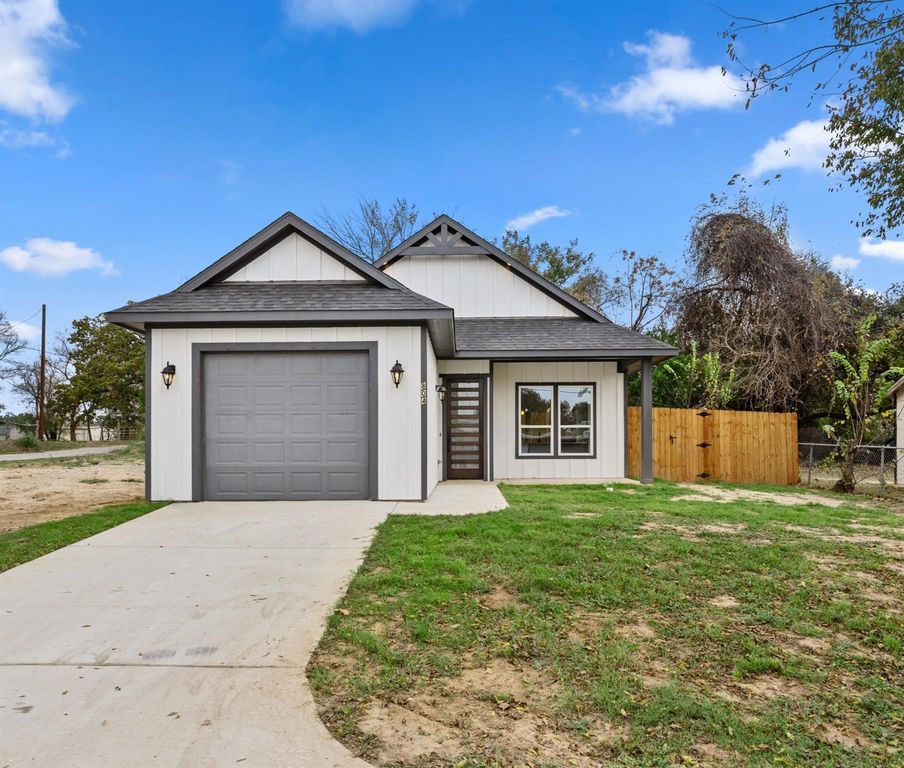 802.5 N Needmore Street, Athens, TX 75751