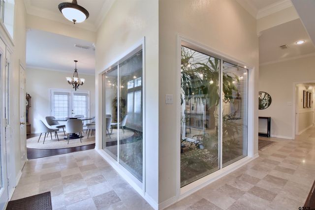 1406 Kingspark Dr, Tyler, TX 75703