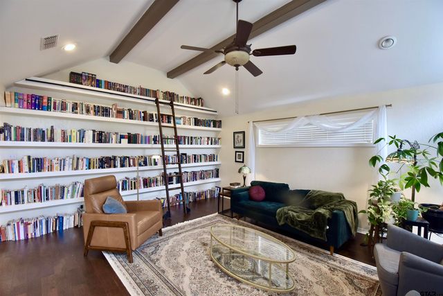 1406 Kingspark Dr, Tyler, TX 75703