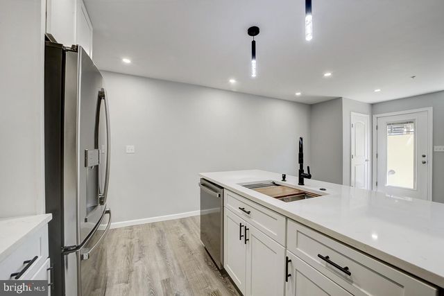 832 19TH ST NE #A, Washington, DC 20002