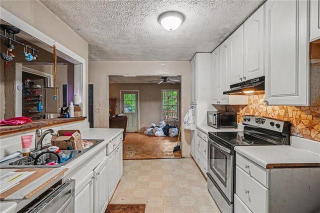 464 Azalea Drive, Stockbridge, GA 30281