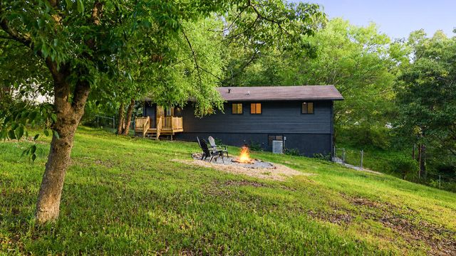 47 Crabtree Road, Rossville, GA 30741