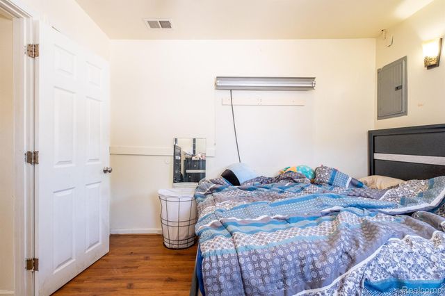 26536 PALMER Boulevard, Madison Heights, MI 48071