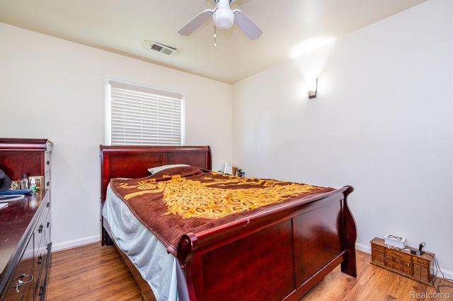 26536 PALMER Boulevard, Madison Heights, MI 48071