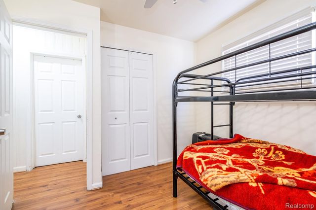 26536 PALMER Boulevard, Madison Heights, MI 48071