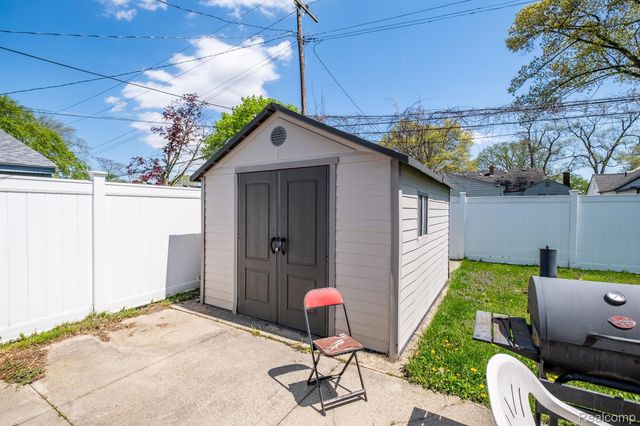 26536 PALMER Boulevard, Madison Heights, MI 48071