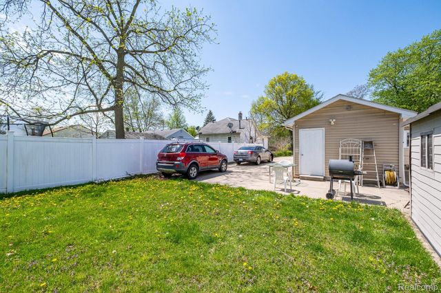 26536 PALMER Boulevard, Madison Heights, MI 48071