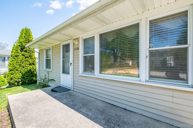 26536 PALMER Boulevard, Madison Heights, MI 48071