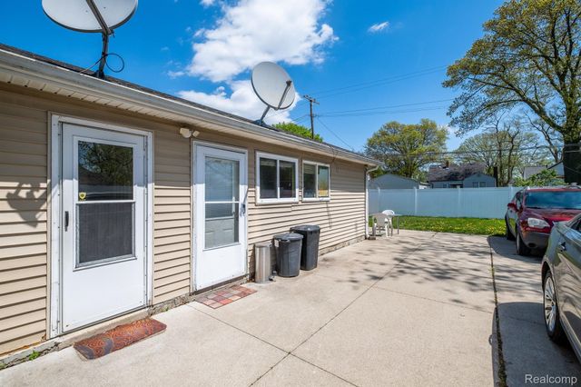 26536 PALMER Boulevard, Madison Heights, MI 48071