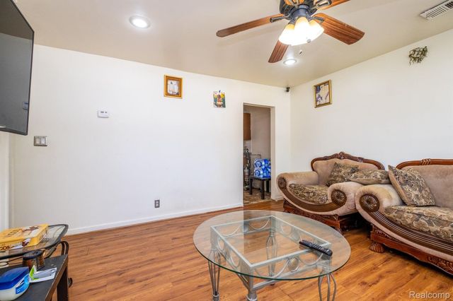 26536 PALMER Boulevard, Madison Heights, MI 48071