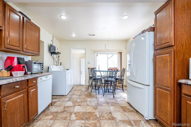 26536 PALMER Boulevard, Madison Heights, MI 48071