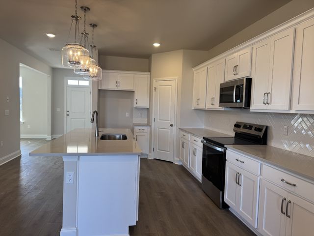 133 Dahlia Dr, La Vergne, TN 37086