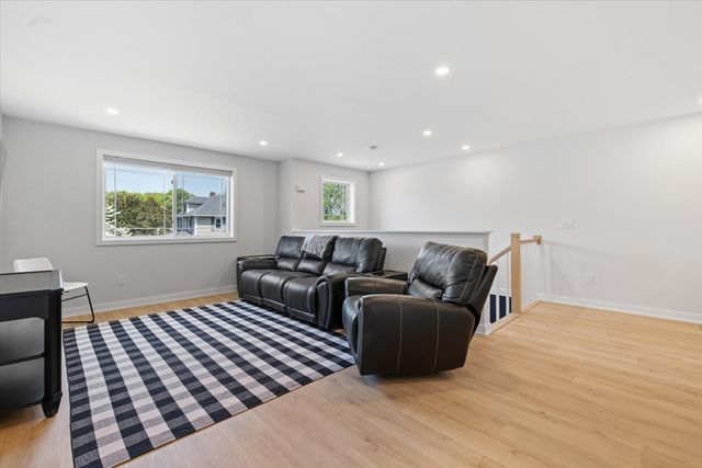 19 Willis Street, Auburn, MA 01501