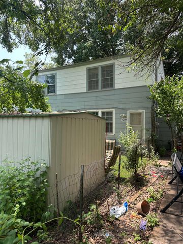 1209 S Pershing Ave, Wichita, KS 67218