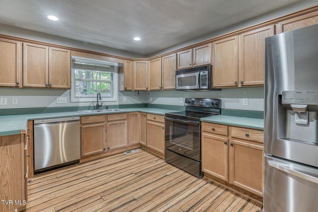 329 Chestnut Grove Church Road, Jonesborough, TN 37659