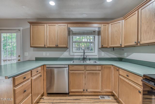 329 Chestnut Grove Church Road, Jonesborough, TN 37659