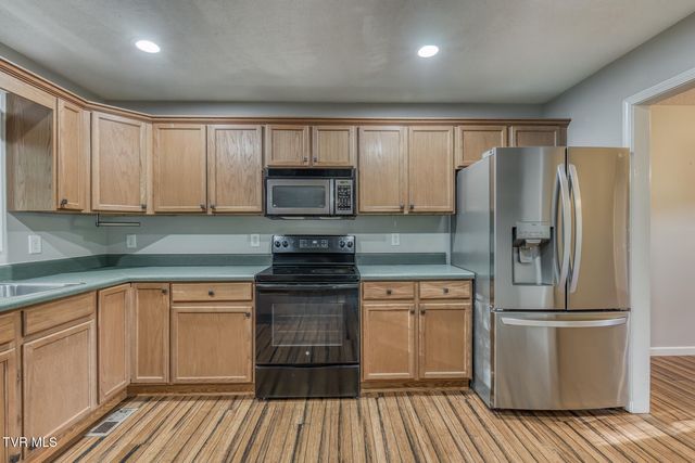 329 Chestnut Grove Church Road, Jonesborough, TN 37659