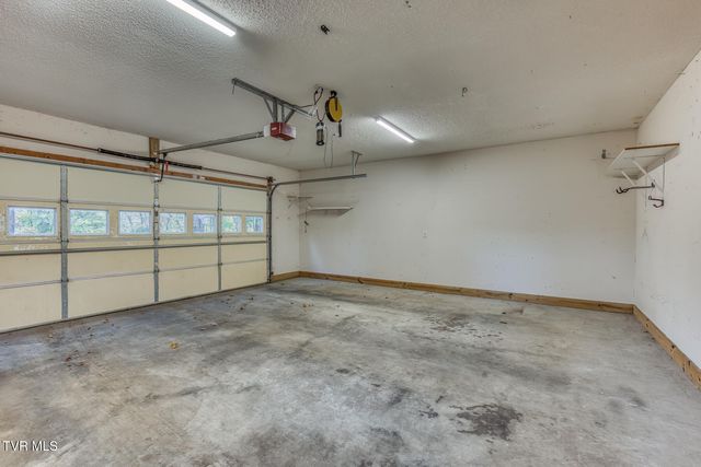 329 Chestnut Grove Church Road, Jonesborough, TN 37659