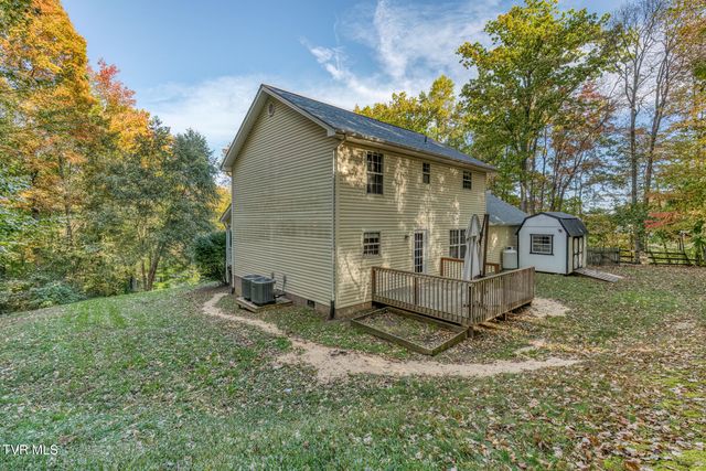 329 Chestnut Grove Church Road, Jonesborough, TN 37659