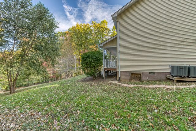 329 Chestnut Grove Church Road, Jonesborough, TN 37659