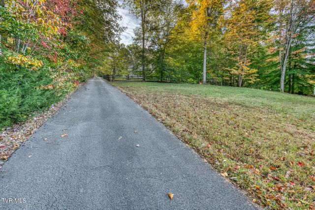 329 Chestnut Grove Church Road, Jonesborough, TN 37659