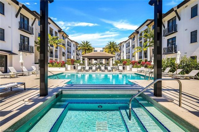 1135 3rd Ave S 318, Naples, FL 34102