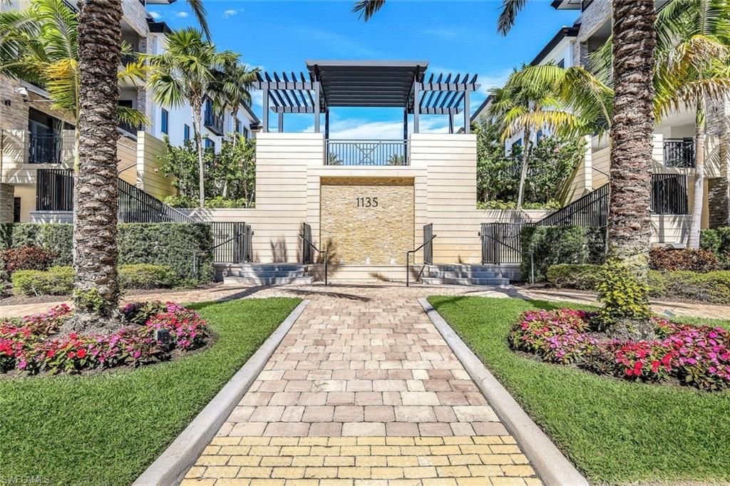 1135 3rd Ave S 318, Naples, FL 34102