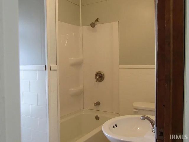 825 Camden Street, South Bend, IN 46619