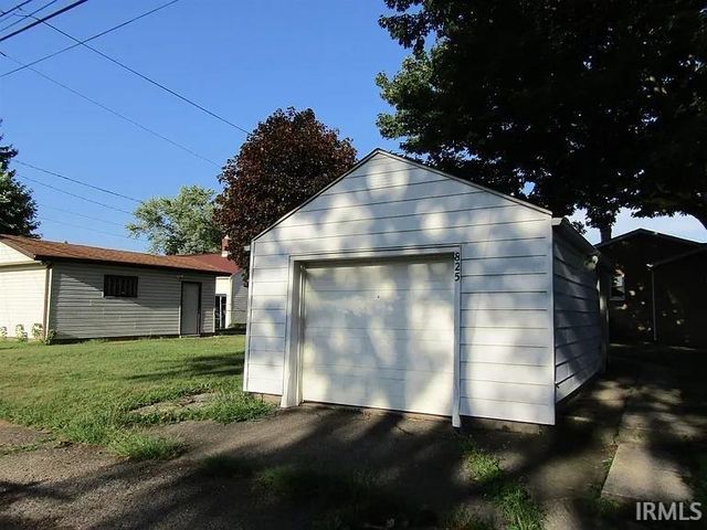 825 Camden Street, South Bend, IN 46619