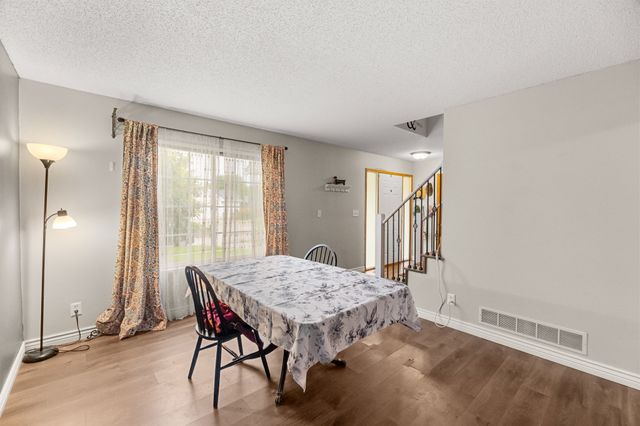 1361 S 50th Place, West Des Moines, IA 50265