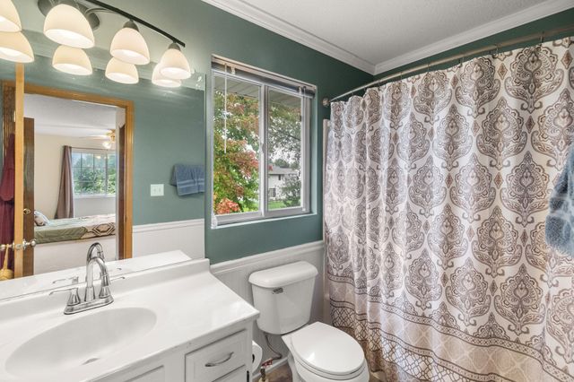 1361 S 50th Place, West Des Moines, IA 50265