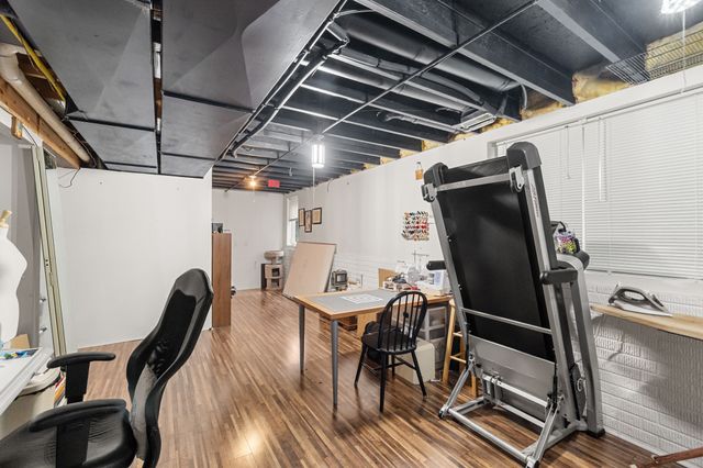 1361 S 50th Place, West Des Moines, IA 50265