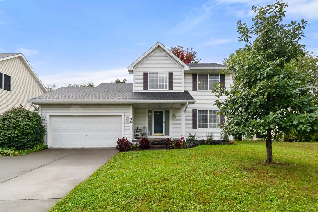 1361 S 50th Place, West Des Moines, IA 50265