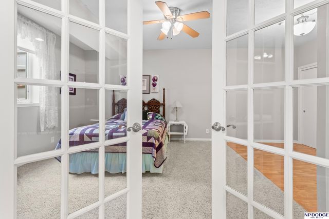 5124 Lakecrest Drive, Papillion, NE 68133