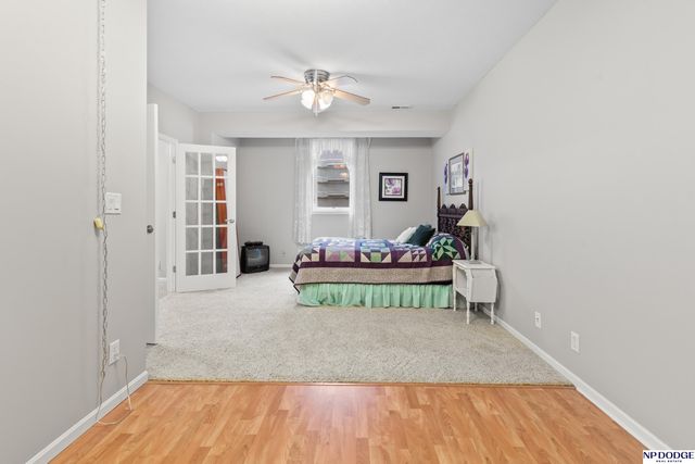 5124 Lakecrest Drive, Papillion, NE 68133