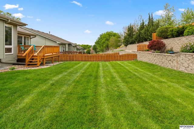 5124 Lakecrest Drive, Papillion, NE 68133