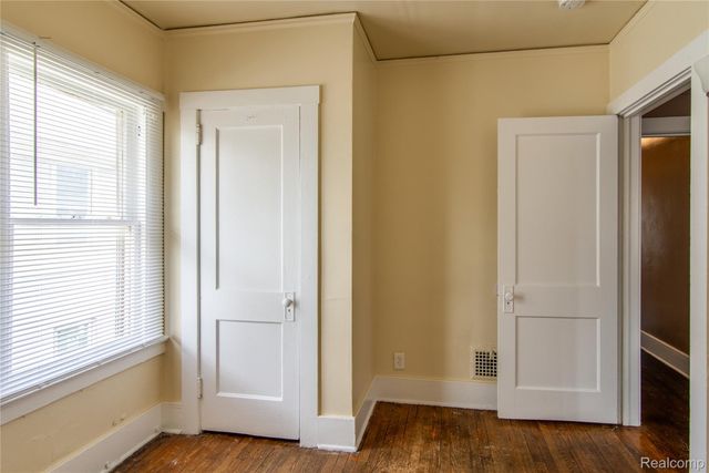 46 W Arizona Street, Highland Park, MI 48203