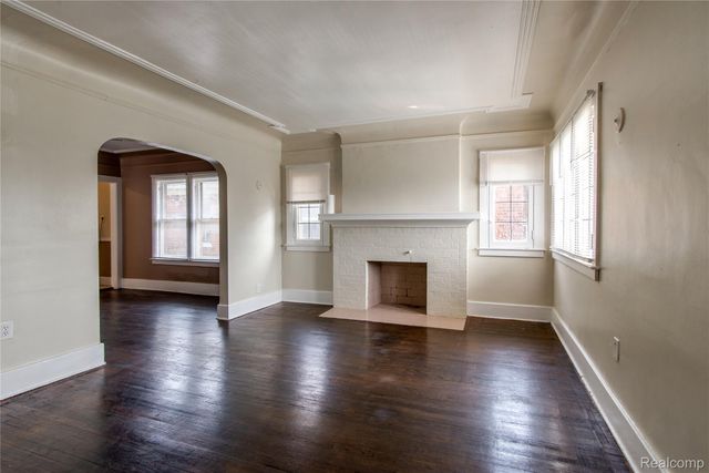 46 W Arizona Street, Highland Park, MI 48203