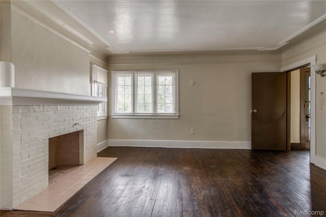 46 W Arizona Street, Highland Park, MI 48203