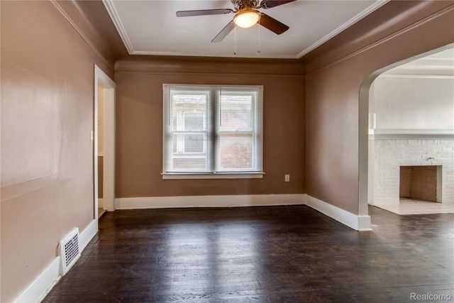 46 W Arizona Street, Highland Park, MI 48203