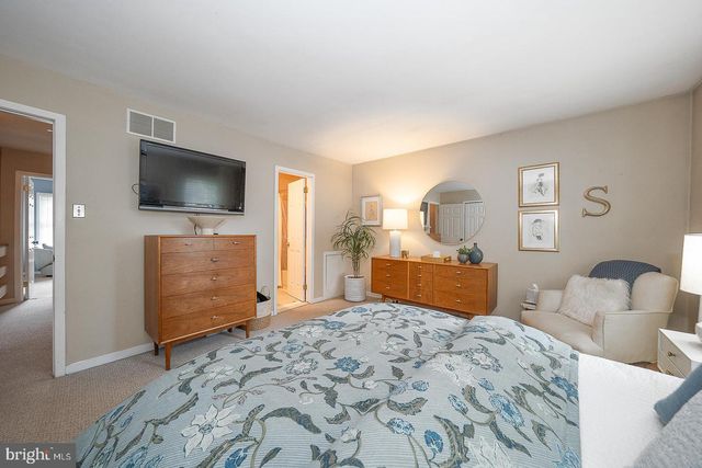 77 ABRAMS LN, Chesterbrook, PA 19087