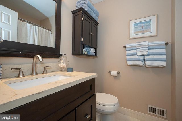 77 ABRAMS LN, Chesterbrook, PA 19087