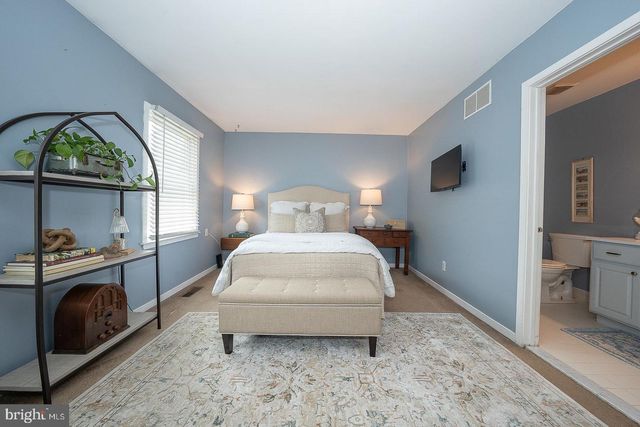 77 ABRAMS LN, Chesterbrook, PA 19087