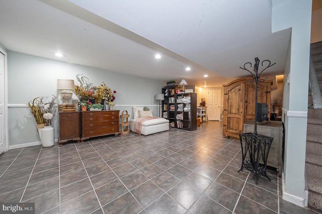 77 ABRAMS LN, Chesterbrook, PA 19087
